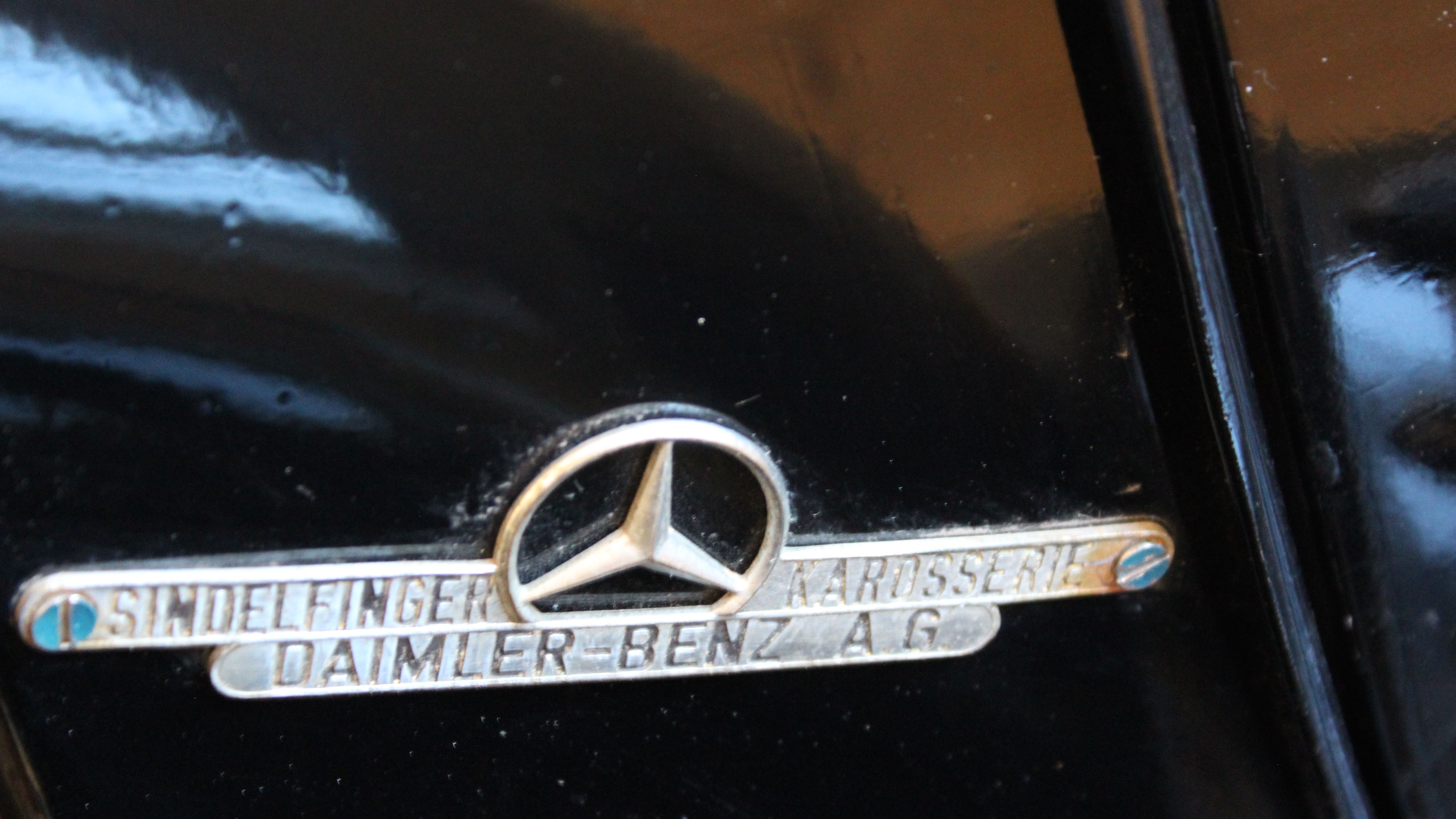 mercedes 170S Cabriolet emblem2